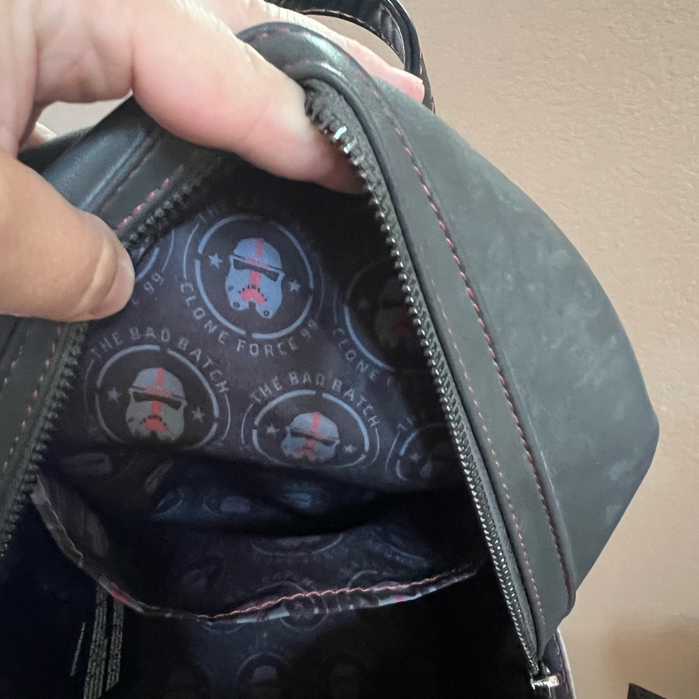 Star Wars Red and Gray Backpack for Fans - Picture 5 of 5